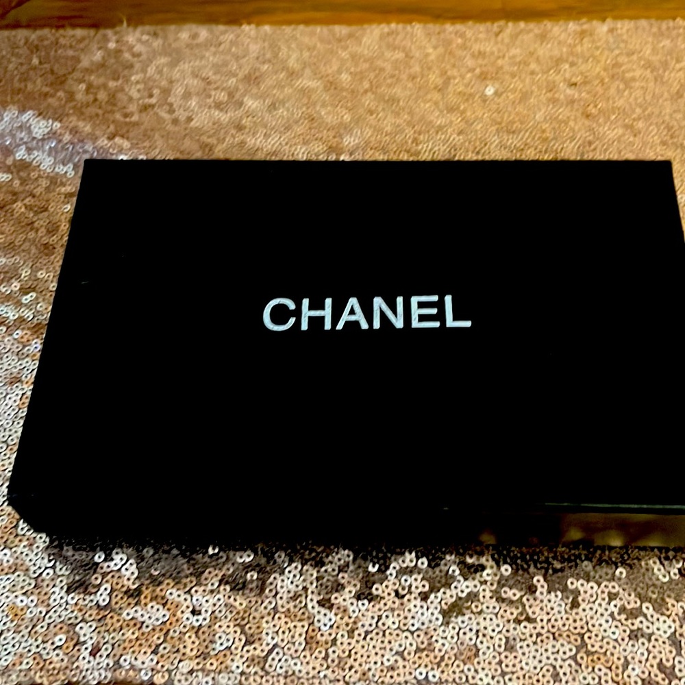 Ivory and black Chanel scarf with Box